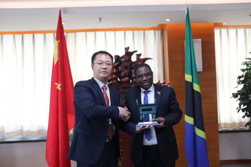 Tanzanian Ambassador to China visited SRON